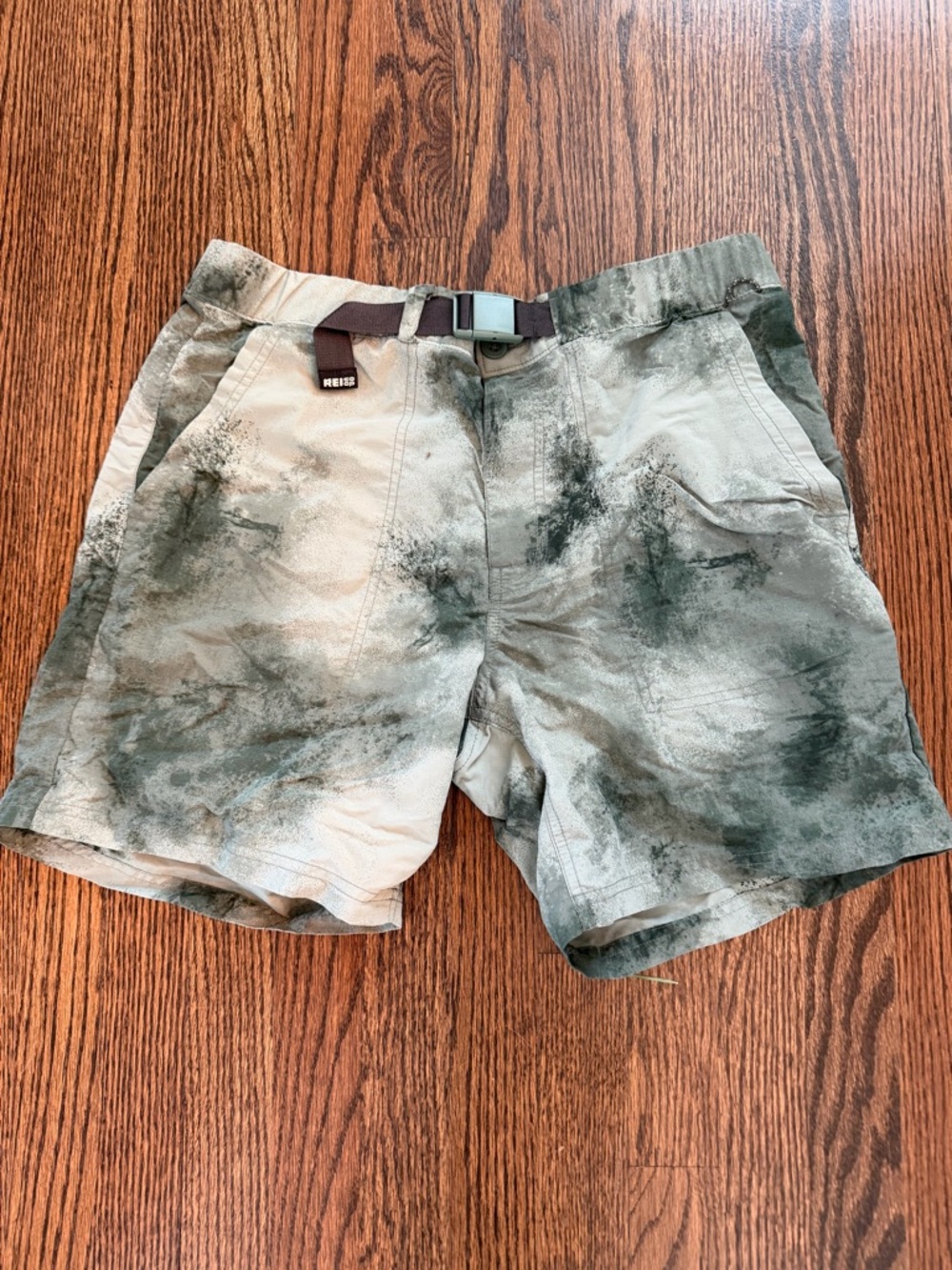 REI Co-op Men’s Hiking Shorts Medium Green Camo Trail Shorts Built-In Belt